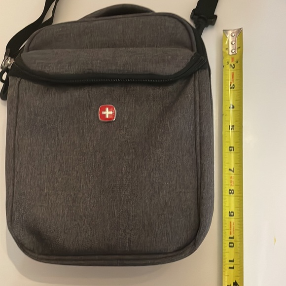 Never Used SwissGear Insulated Cooler Lunch Bag - Picture 14 of 15